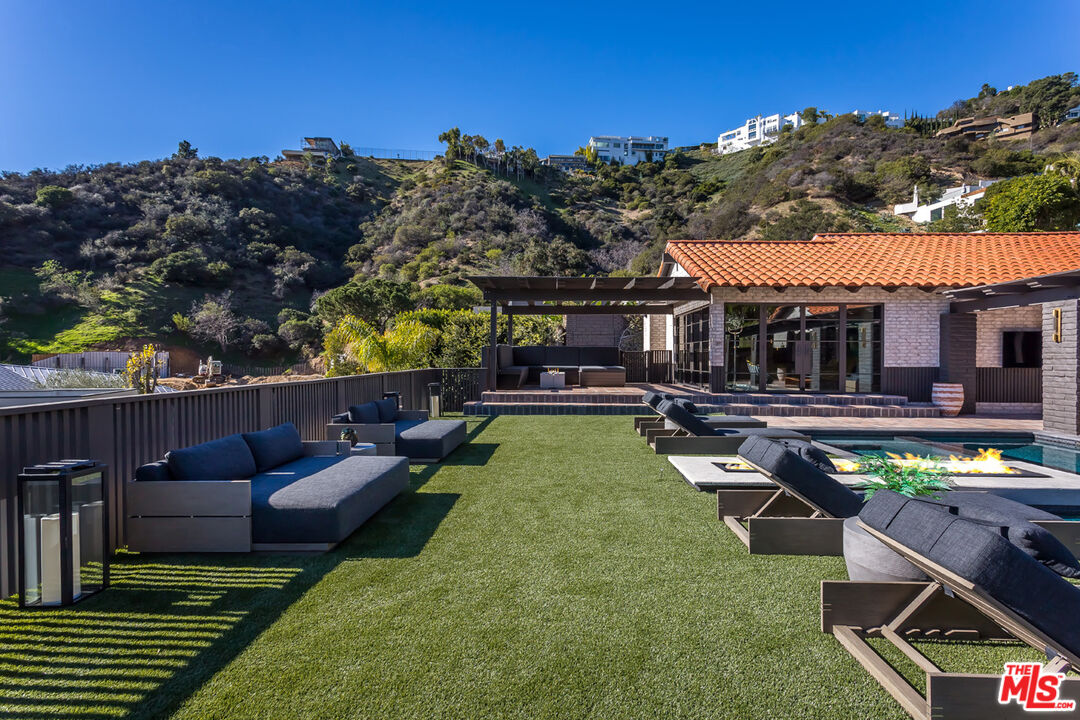 1707 Rising Glen Road Los Angeles, CA 90069 - Photo 51 of 54
