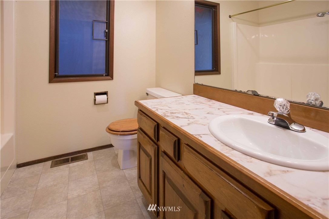 1912 Samish Way Bellingham, WA 98229 - Photo 10 of 22 Gallery Image 10
