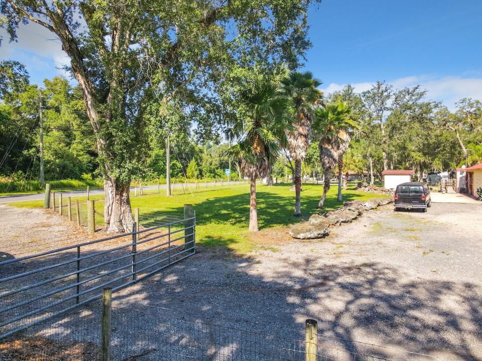 4544 County Road 673 Bushnell, FL 33513 - Photo 36 of 49