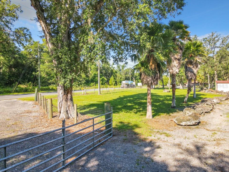 4544 County Road 673 Bushnell, FL 33513 - Photo 37 of 49