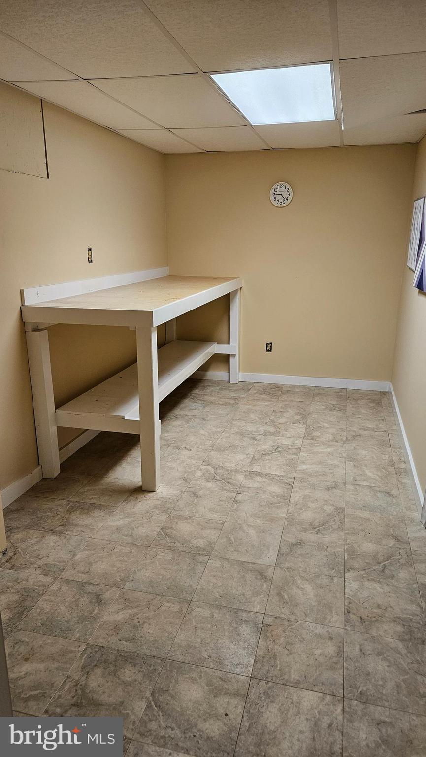 3303A Chadbury Road Mount Laurel, NJ 08054 - Photo 25 of 35 a room with a table and chairs