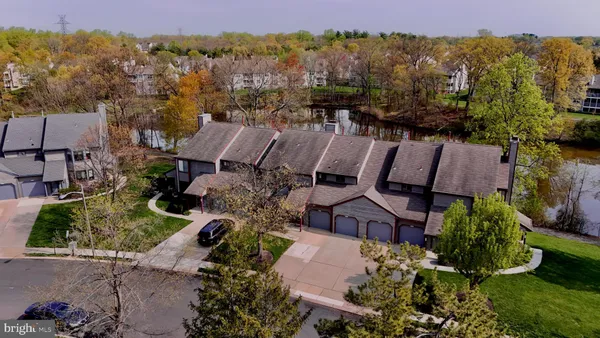 $375,000 | 3303A Chadbury Road, Mount Laurel, NJ 08054