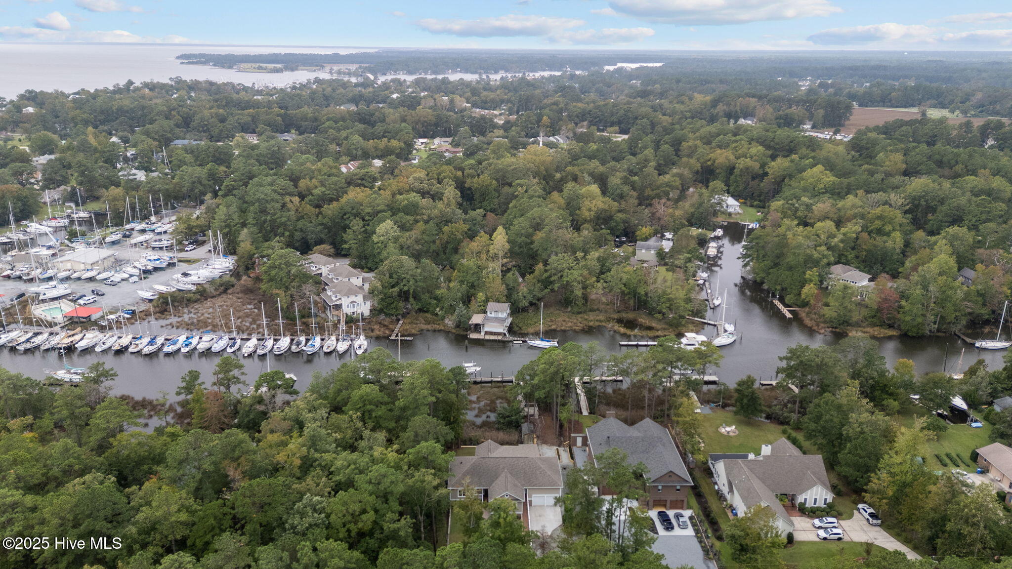 402 Whittaker Point Road Oriental, NC 28571 - Photo 10 of 61 51-web-or-mls-DJI_20251013151531_0022_D
