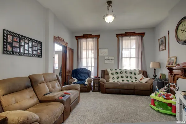 $110,000 | 929 North 6th Street, Quincy, IL 62301