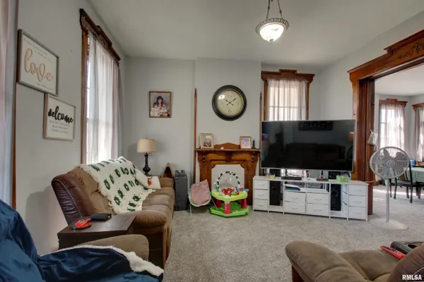 $110,000 | 929 North 6th Street, Quincy, IL 62301