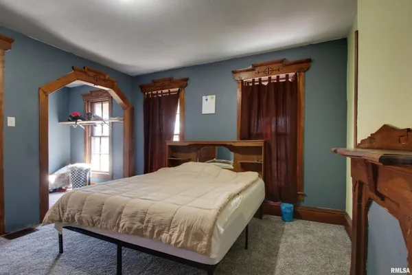 $110,000 | 929 North 6th Street, Quincy, IL 62301