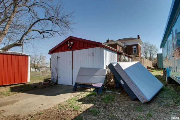 $110,000 | 929 North 6th Street, Quincy, IL 62301