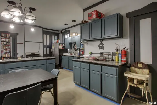 $110,000 | 929 North 6th Street, Quincy, IL 62301