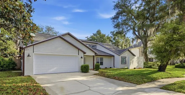 $564,900 | 1204 Moondale Court, Valrico, FL 33596