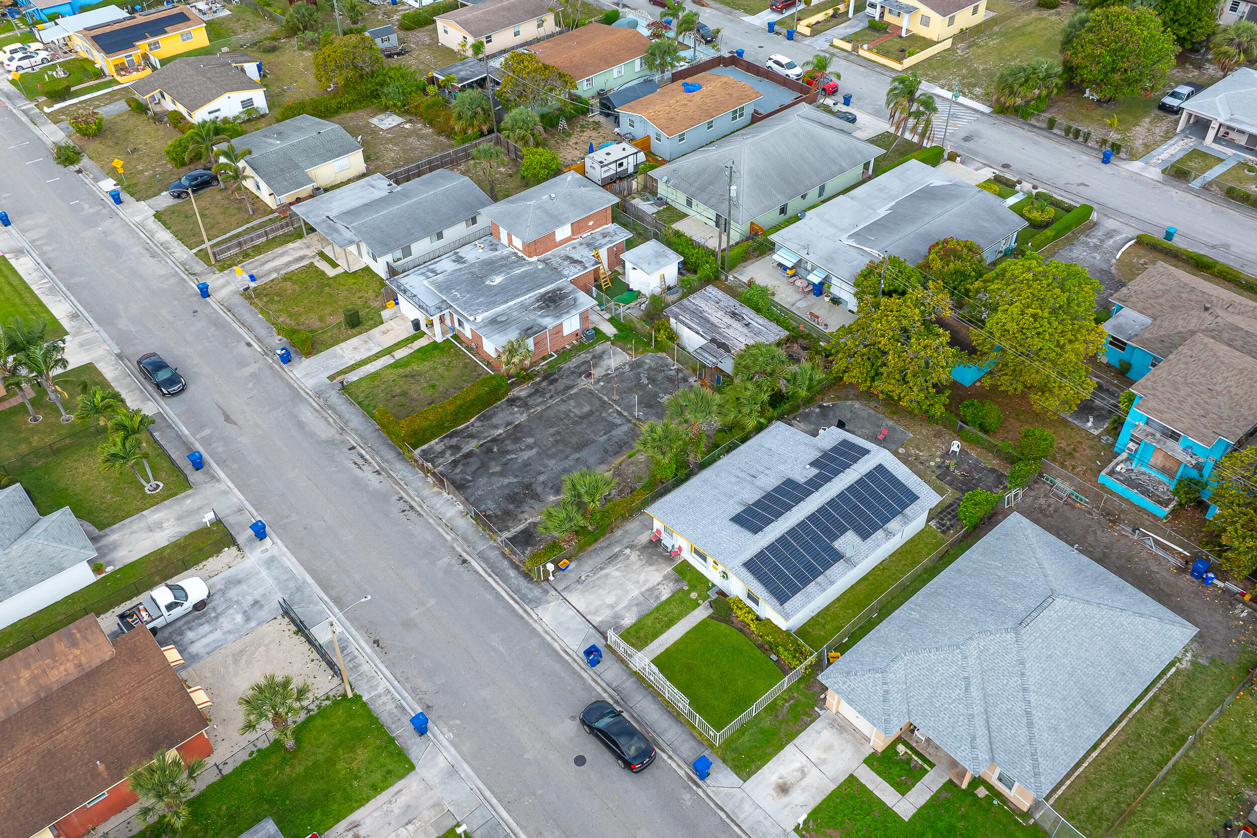 W West 3rd Street Riviera Beach, FL 33404 - Photo 3 of 28 photo-21
