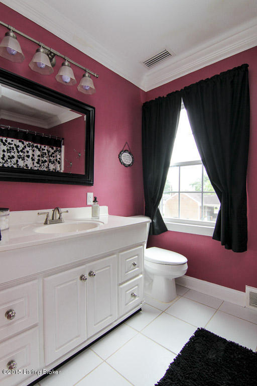 205 Ring Road Louisville, KY 40207 - Photo 45 of 68 0063