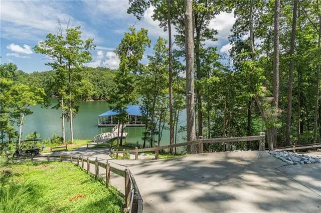 $565,000 | 5243 Noble Oak Cove, Gainesville, GA 30504