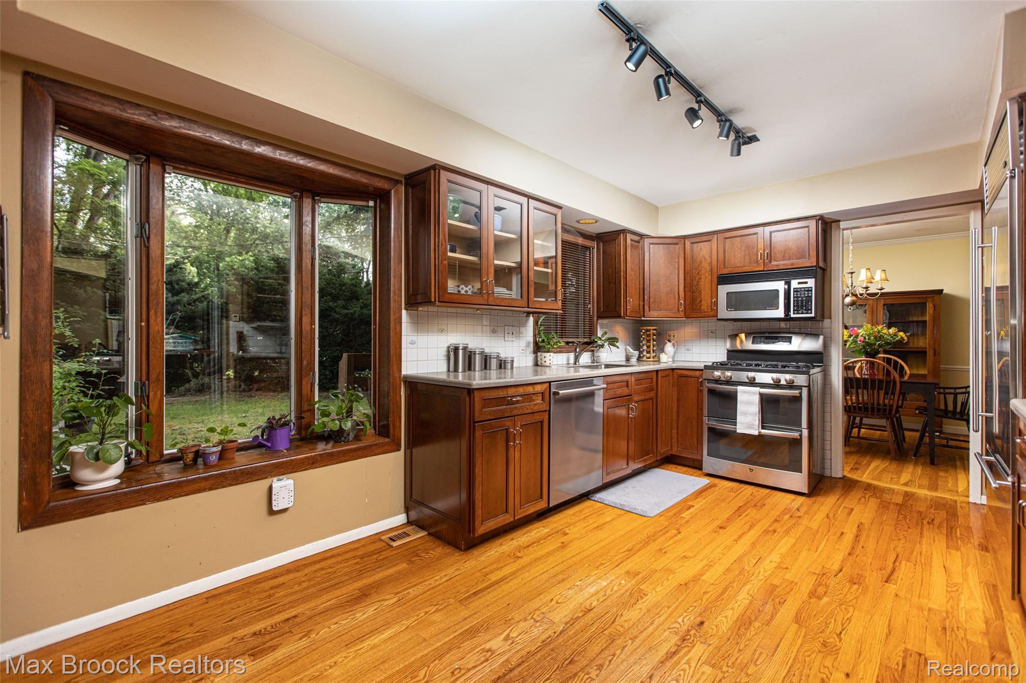 2633 Rambling Way Bloomfield Hills, MI 48302 - Photo 7 of 30 -26.jpg