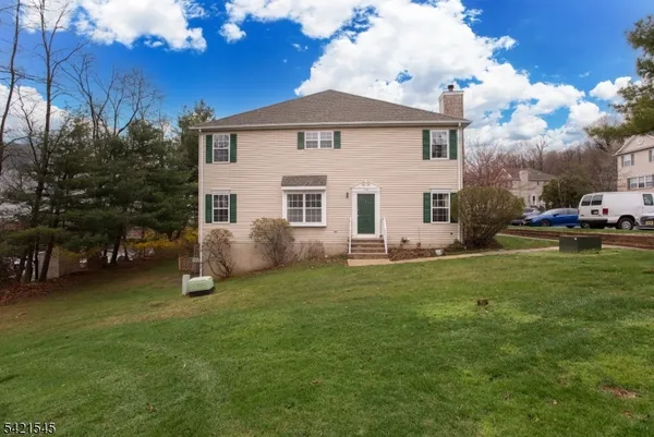$539,000 | 109 Tallwood Lane, Green Brook, NJ 08812