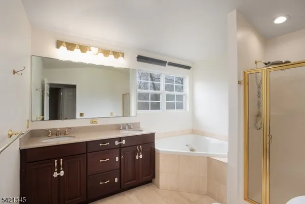 $539,000 | 109 Tallwood Lane, Green Brook, NJ 08812