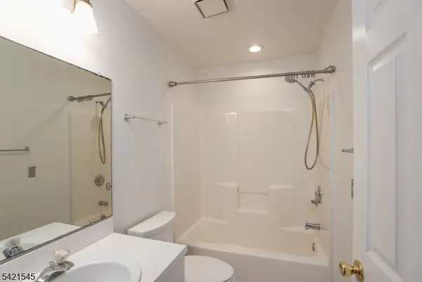 $539,000 | 109 Tallwood Lane, Green Brook, NJ 08812
