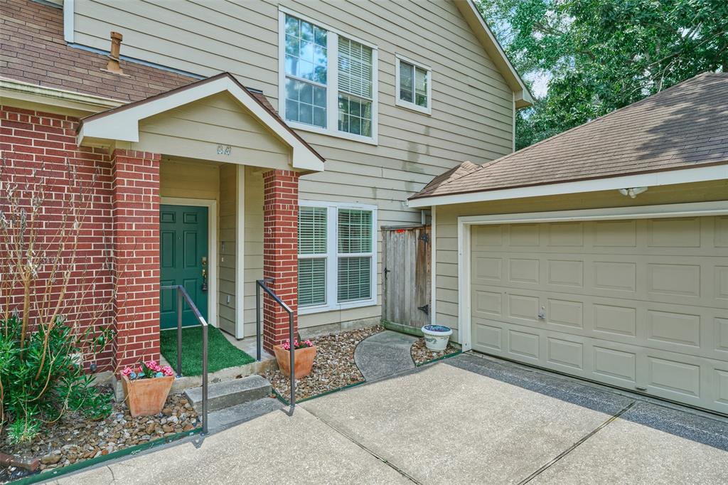 15 South Avonlea Circle, The Woodlands, TX 77382 Compass