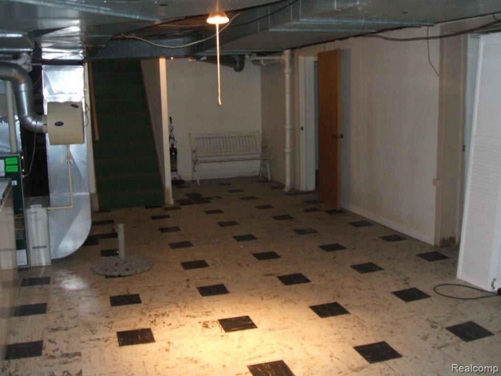 355 South Cranbrook Cross Road Bloomfield Hills, MI 48301 - Photo 21 of 25 Basement With Bath