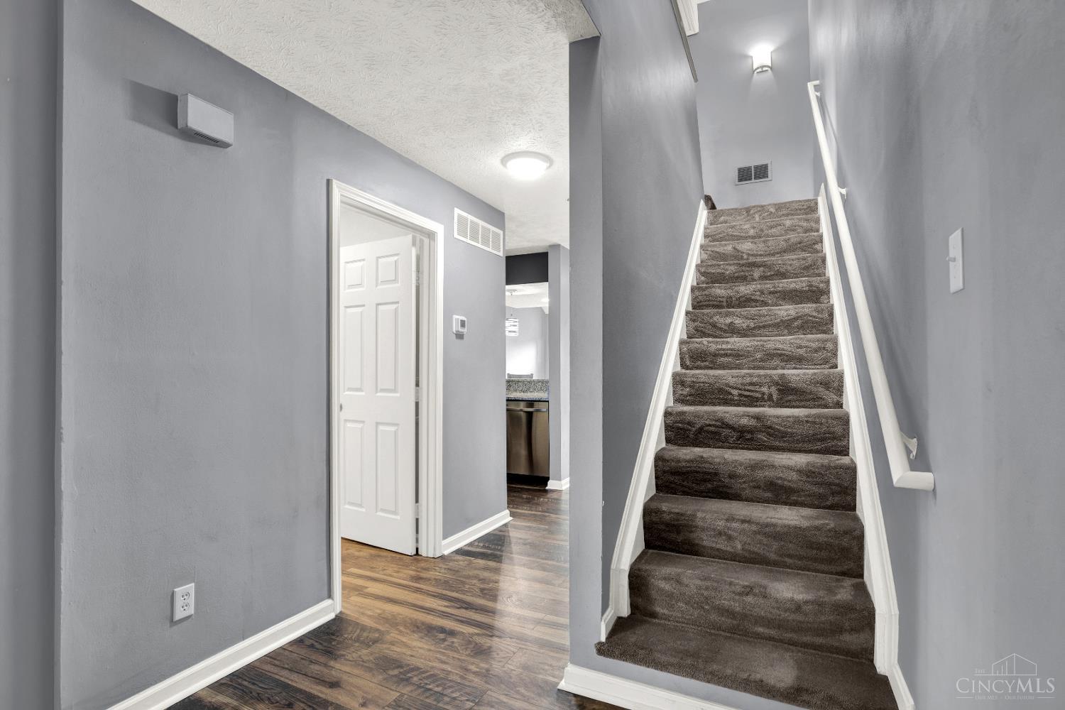 10555 Montgomery Road, Unit 70 Montgomery, OH 45242 - Photo 43 of 61
