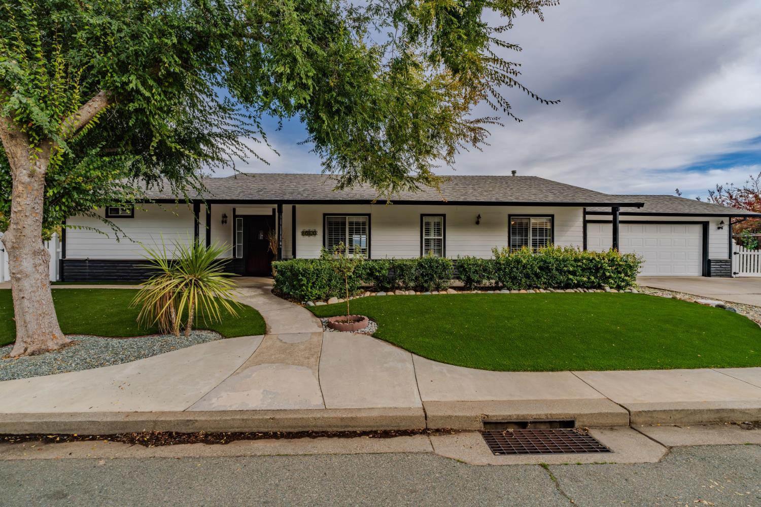 10370 Spunn Road Jackson, CA 95642 - Photo 30 of 87 a house view with a garden space