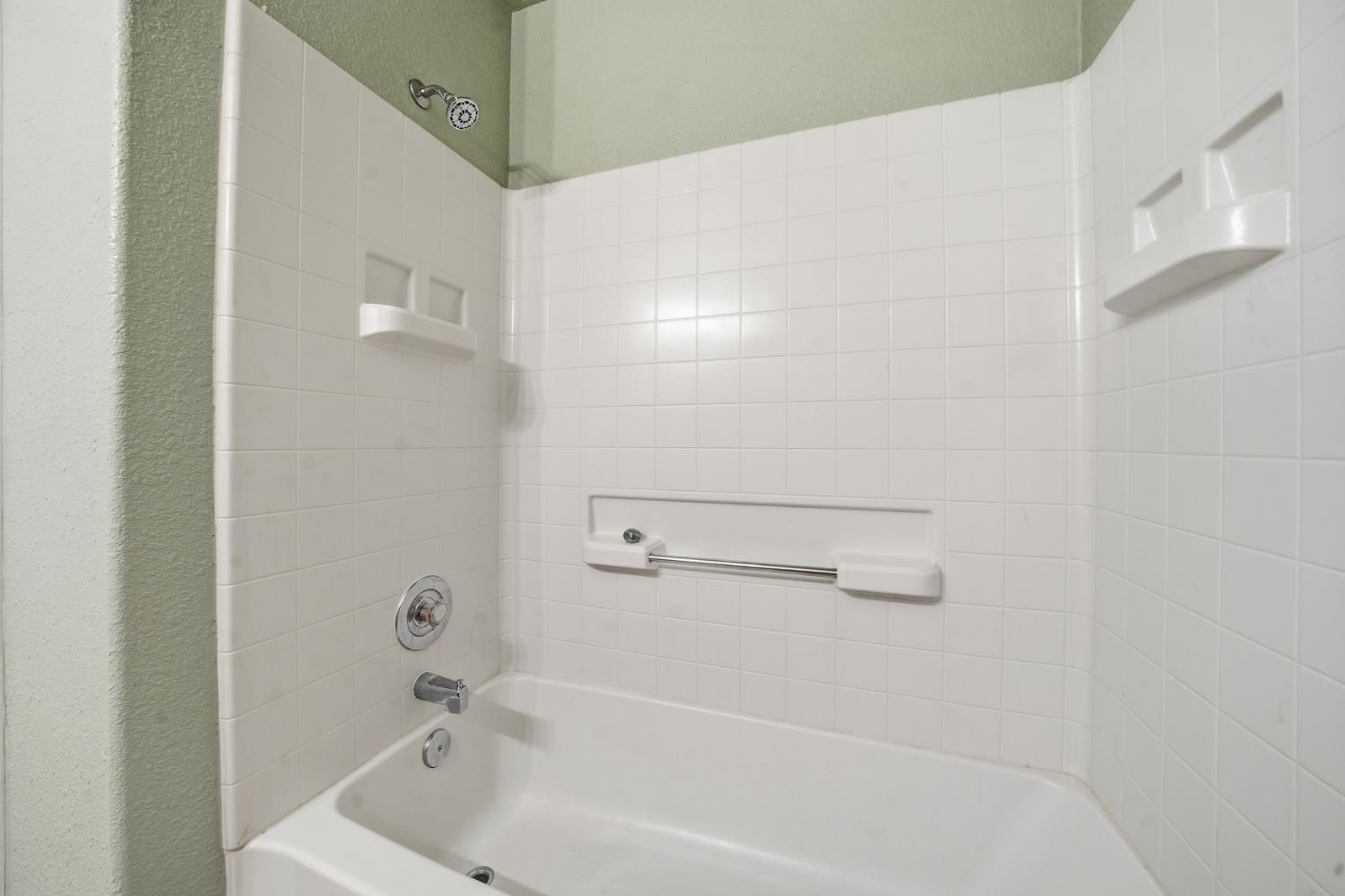 10370 Spunn Road Jackson, CA 95642 - Photo 71 of 87 a close up of a bathtub