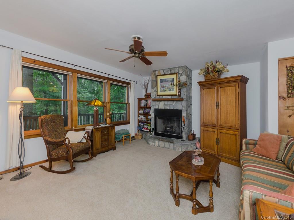 710 Falcon Ridge Drive, Unit 18 Waynesville, NC 28786 - Photo 4 of 30 Gallery Image 4