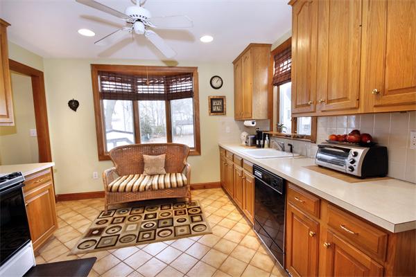 7 Hemlock Road Boston, MA 02132 - Photo 5 of 20