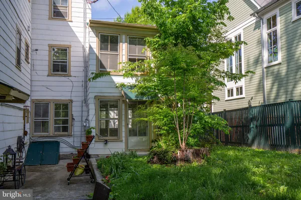 $1,110 | 304 West German Street, Unit 100, Shepherdstown, WV 25443