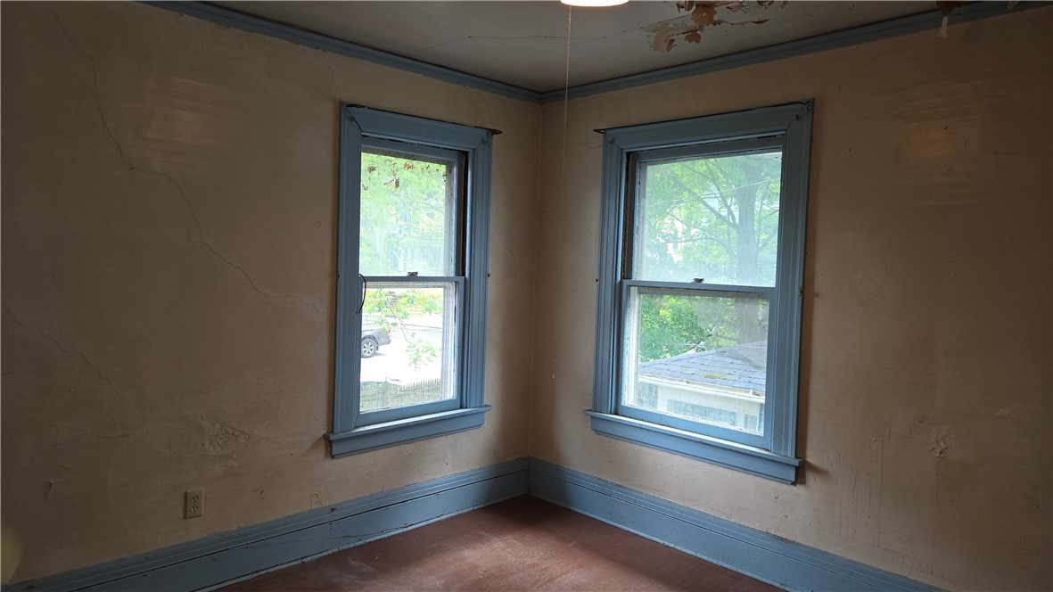 302 Field Street Rochester, NY 14620 - Photo 17 of 32 2nd Bedroom.