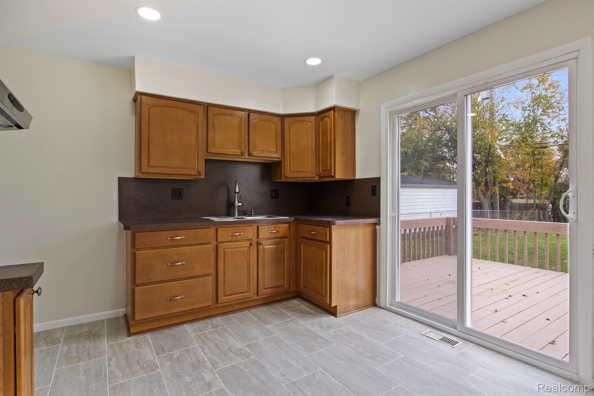 435 Biltmore Street Inkster, MI 48141 - Photo 10 of 26 Gallery Image 10