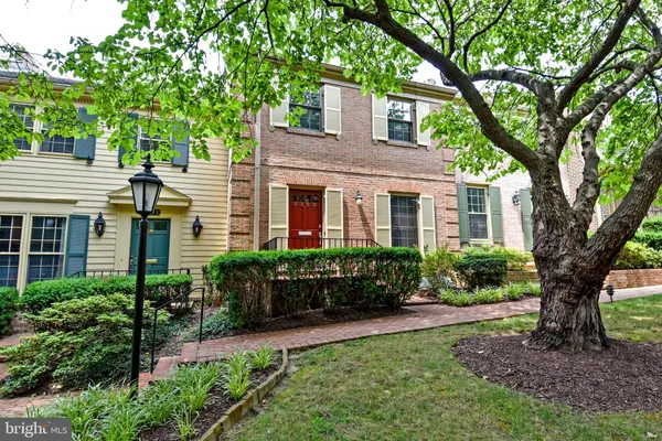 $5,800 | 5153 Westbard Avenue, Unit 15, Bethesda, MD 20816