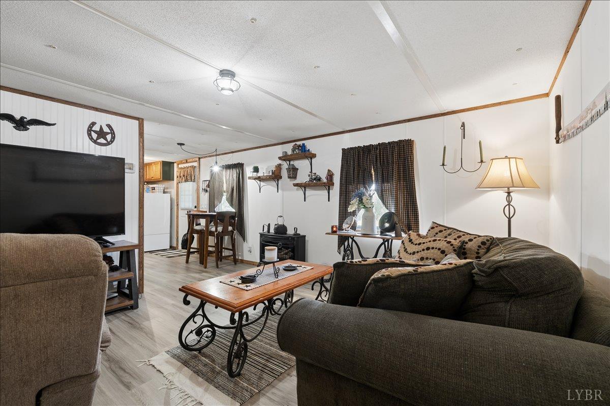 1606 Mt Calvary Road Brookneal, VA 24528 - Photo 4 of 43