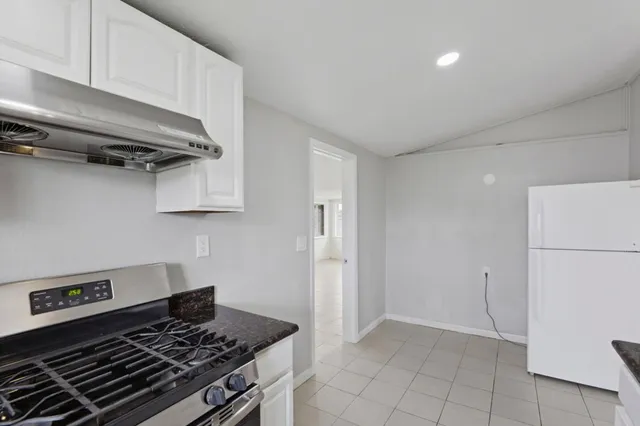 $2,975 | 5741 39th Street, Sacramento, CA 95824