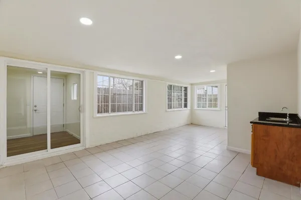 $2,375 | 5741 39th Street, Sacramento, CA 95824