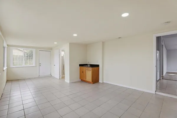 $2,375 | 5741 39th Street, Sacramento, CA 95824