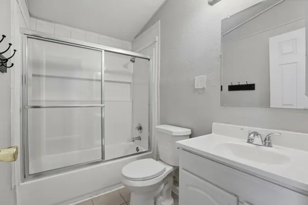 $2,375 | 5741 39th Street, Sacramento, CA 95824