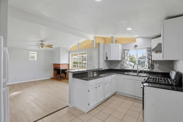 $2,375 | 5741 39th Street, Sacramento, CA 95824
