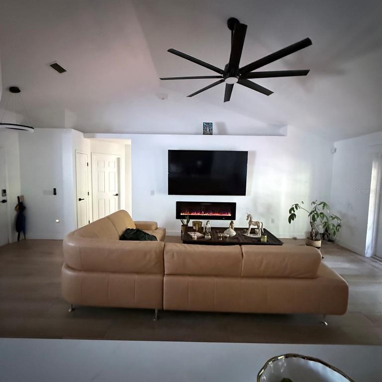 1908 West Socrum Loop Road Lakeland, FL 33810 - Photo 4 of 17
