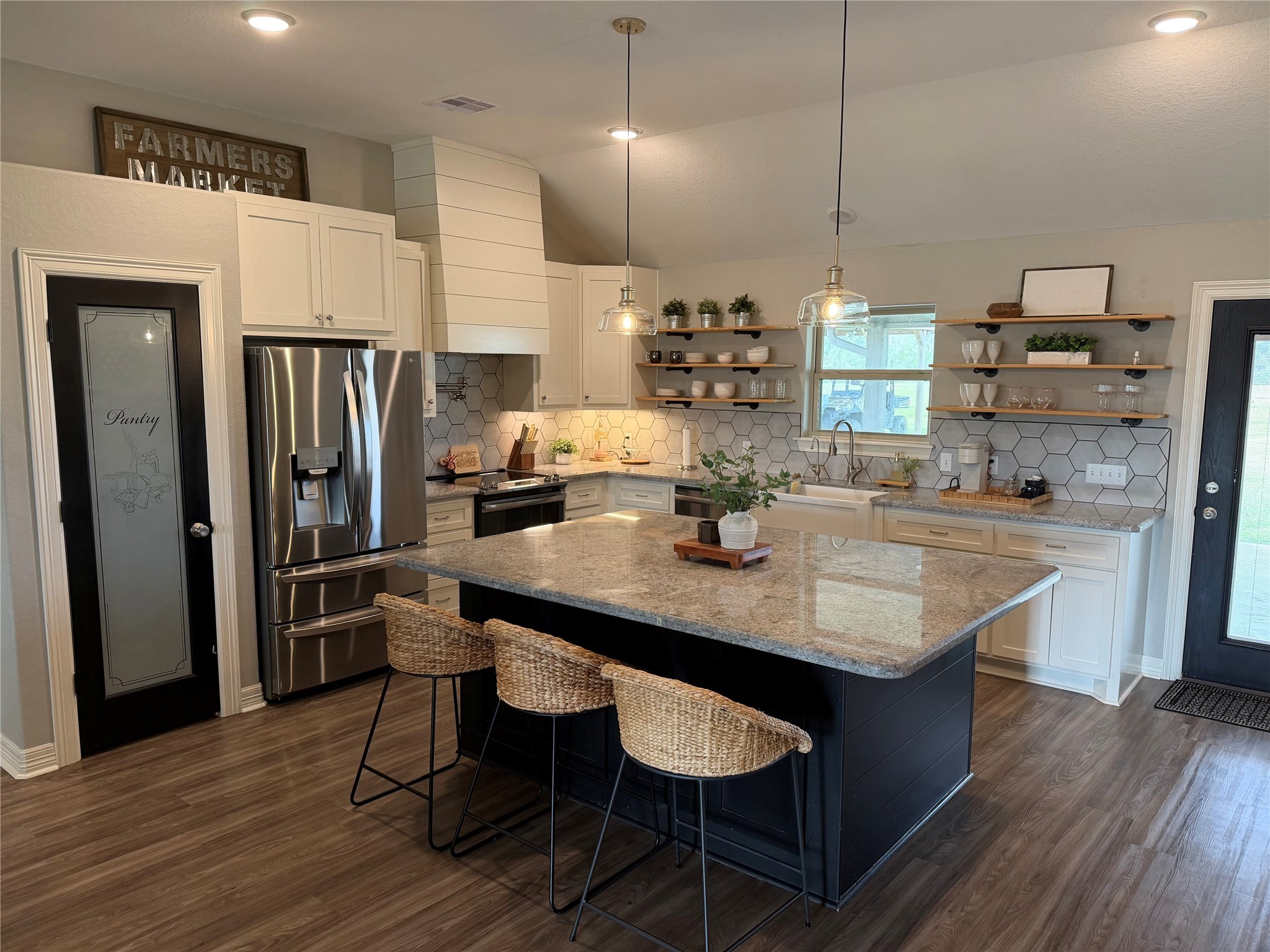 1056 Angus Trail Angleton, TX 77515 - Photo 11 of 39