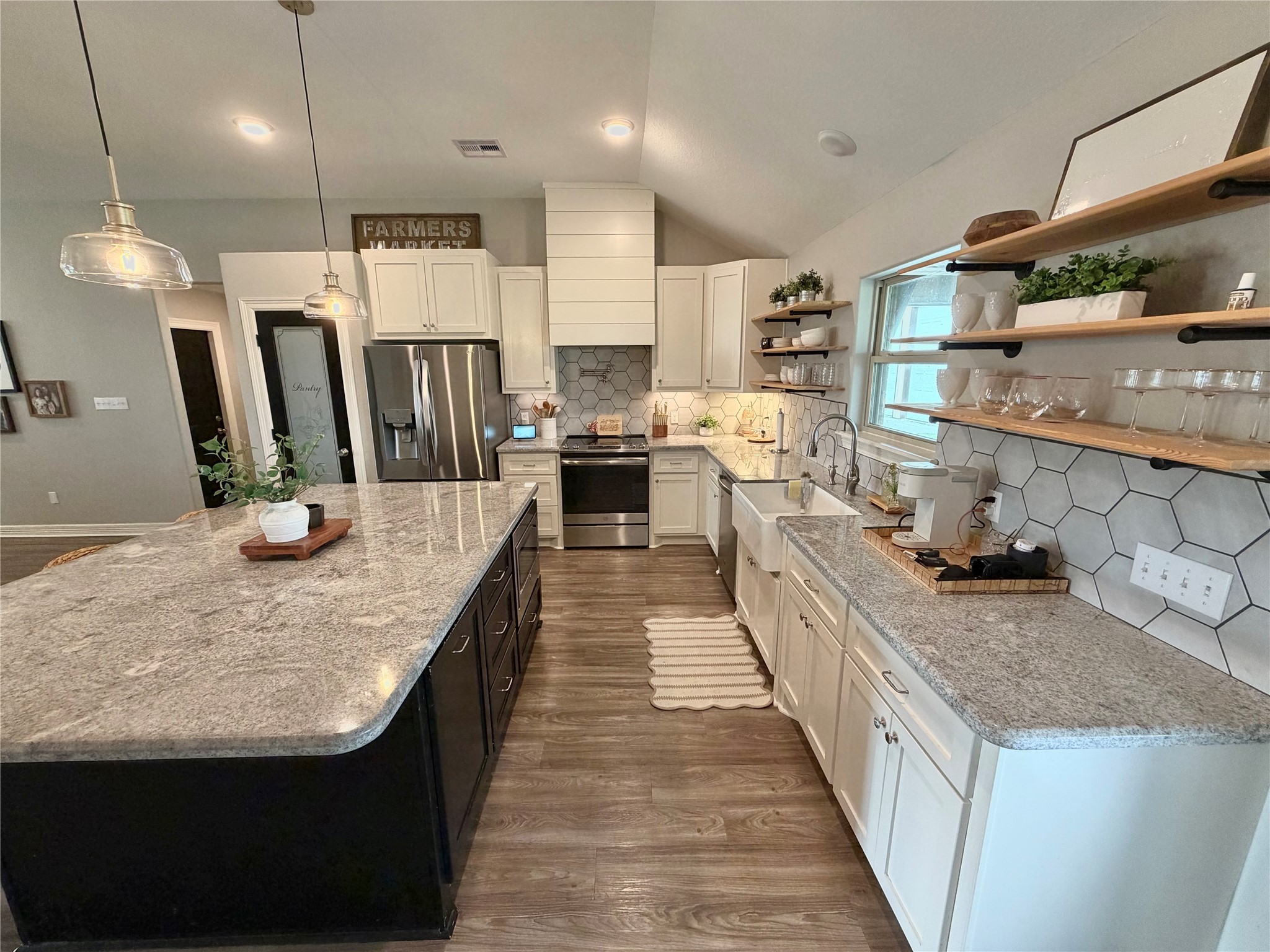 1056 Angus Trail Angleton, TX 77515 - Photo 12 of 39