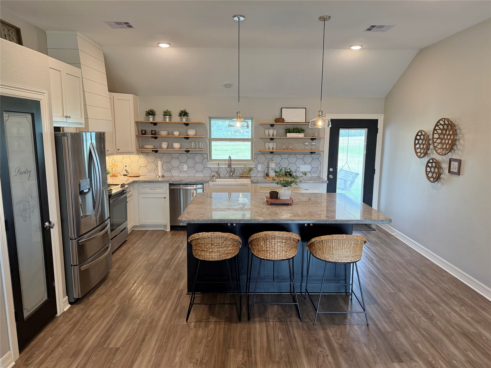 1056 Angus Trail Angleton, TX 77515 - Photo 16 of 39