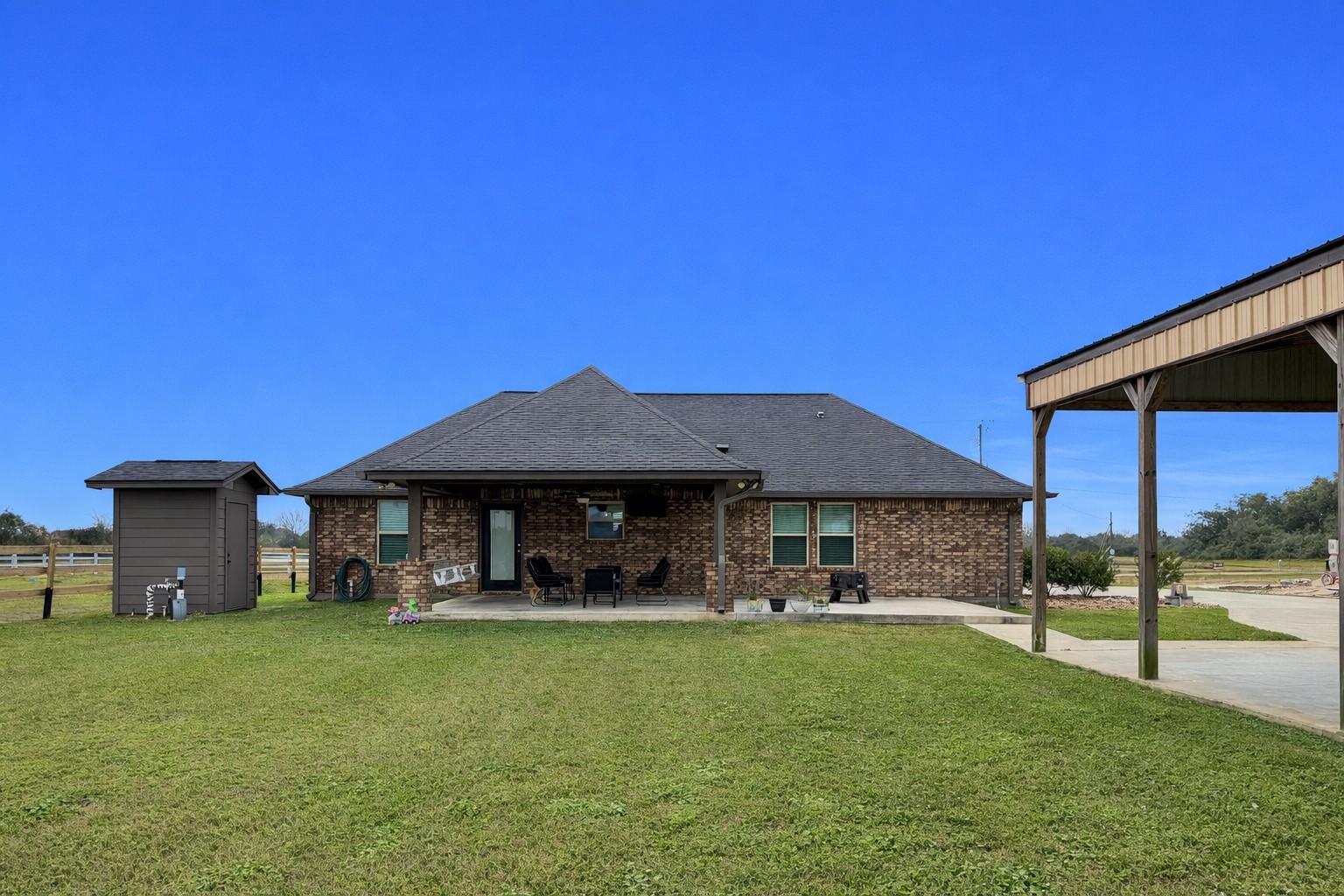 1056 Angus Trail Angleton, TX 77515 - Photo 33 of 39