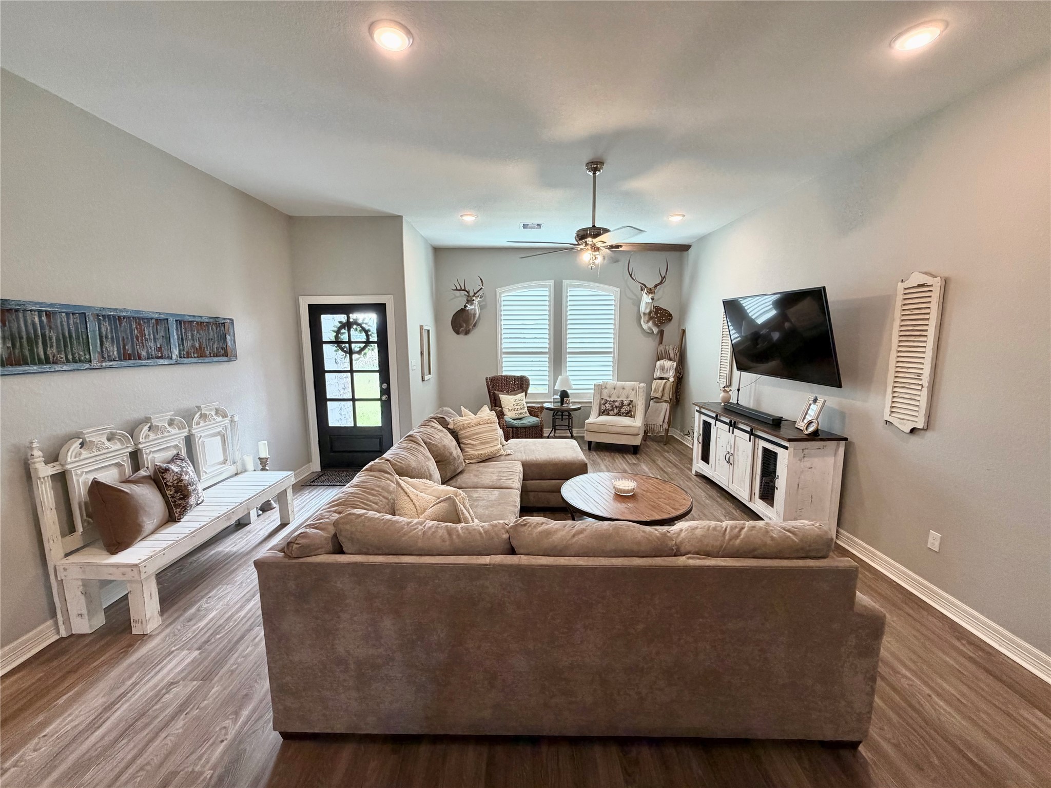 1056 Angus Trail Angleton, TX 77515 - Photo 5 of 39