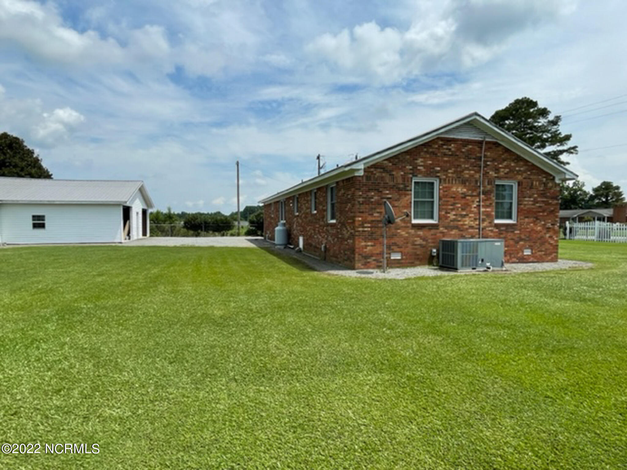890 Spencer Road Faison, NC 28341 - Photo 4 of 34 IMG_0560