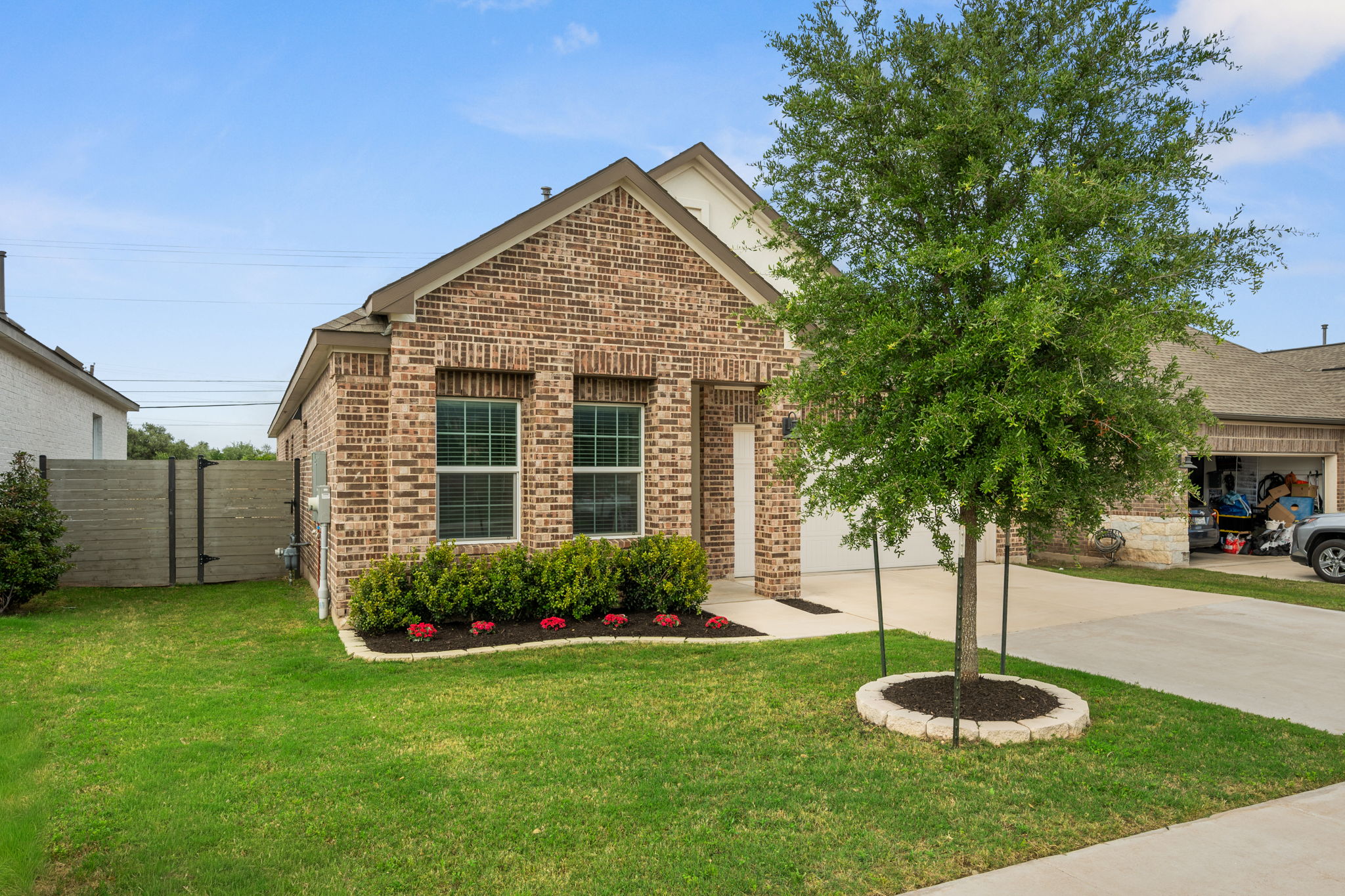 124 Double Mountain Road Georgetown, TX 78628 - Photo 3 of 40