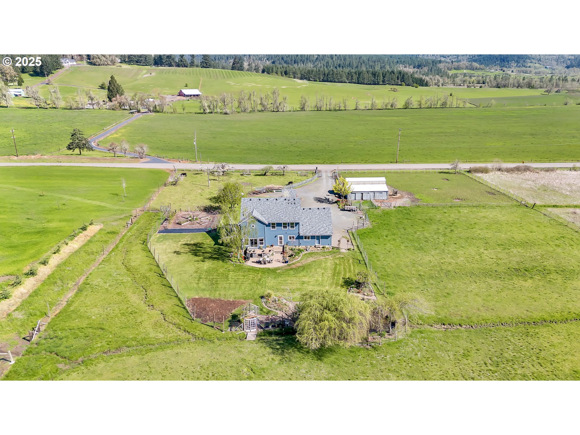 30356 Camas Swale Road Creswell, OR 97426 - Photo 6 of 47 Gallery Image 6
