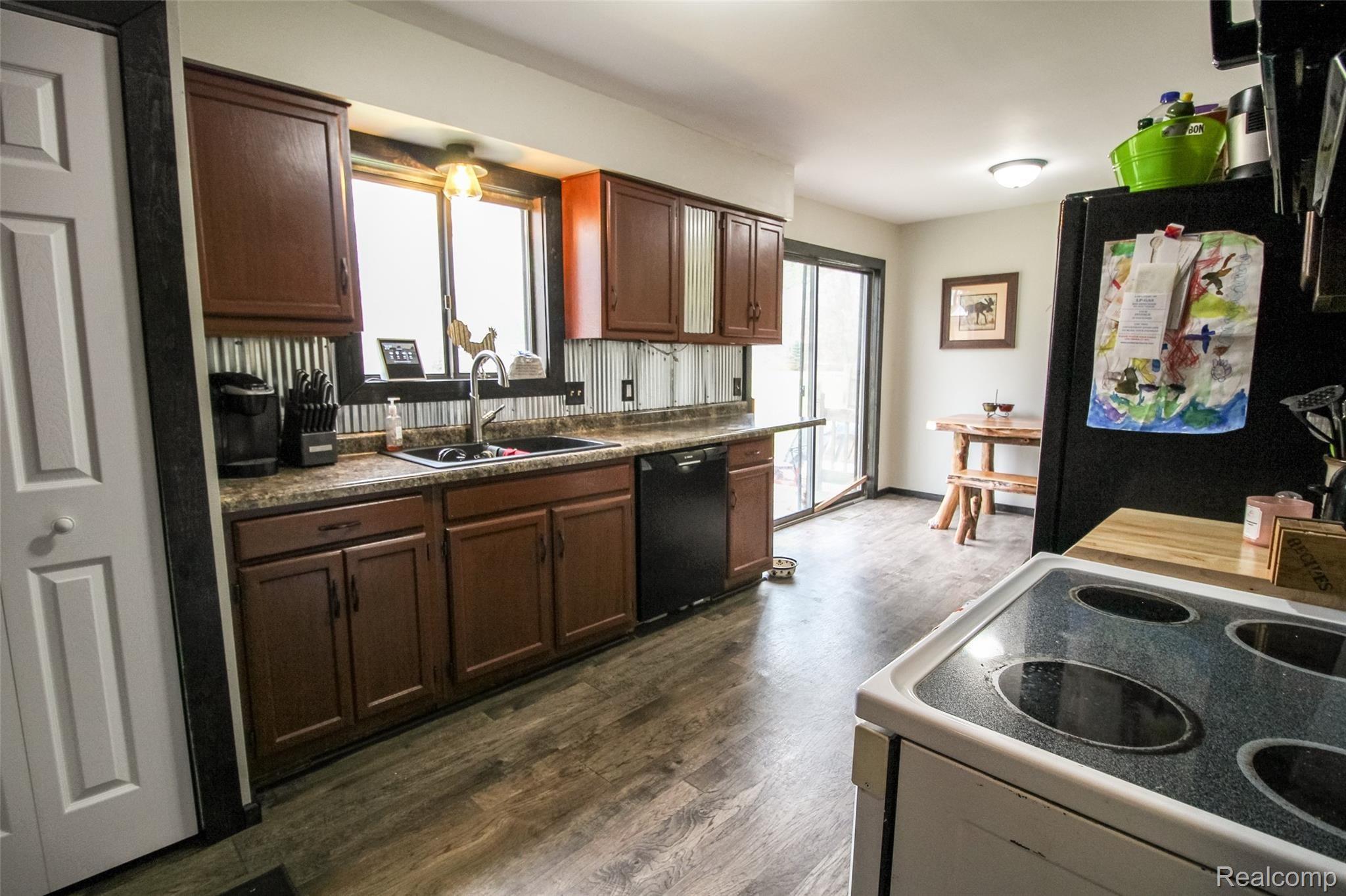 10218 Duffield Road Montrose, MI 48457 - Photo 8 of 20 09.JPG