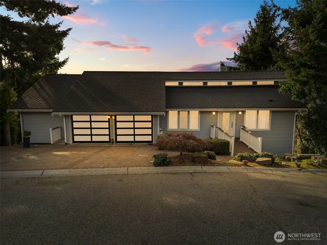 $2,800,000 | 13603 Southeast 55th Place, Bellevue, WA 98006