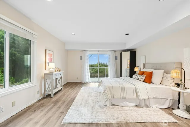 $2,800,000 | 13603 Southeast 55th Place, Bellevue, WA 98006