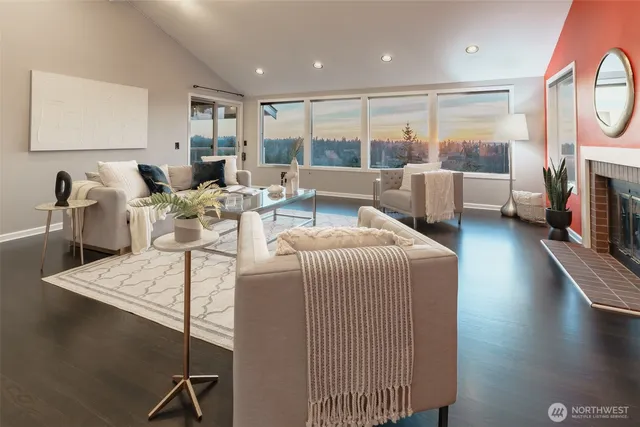 $2,800,000 | 13603 Southeast 55th Place, Bellevue, WA 98006